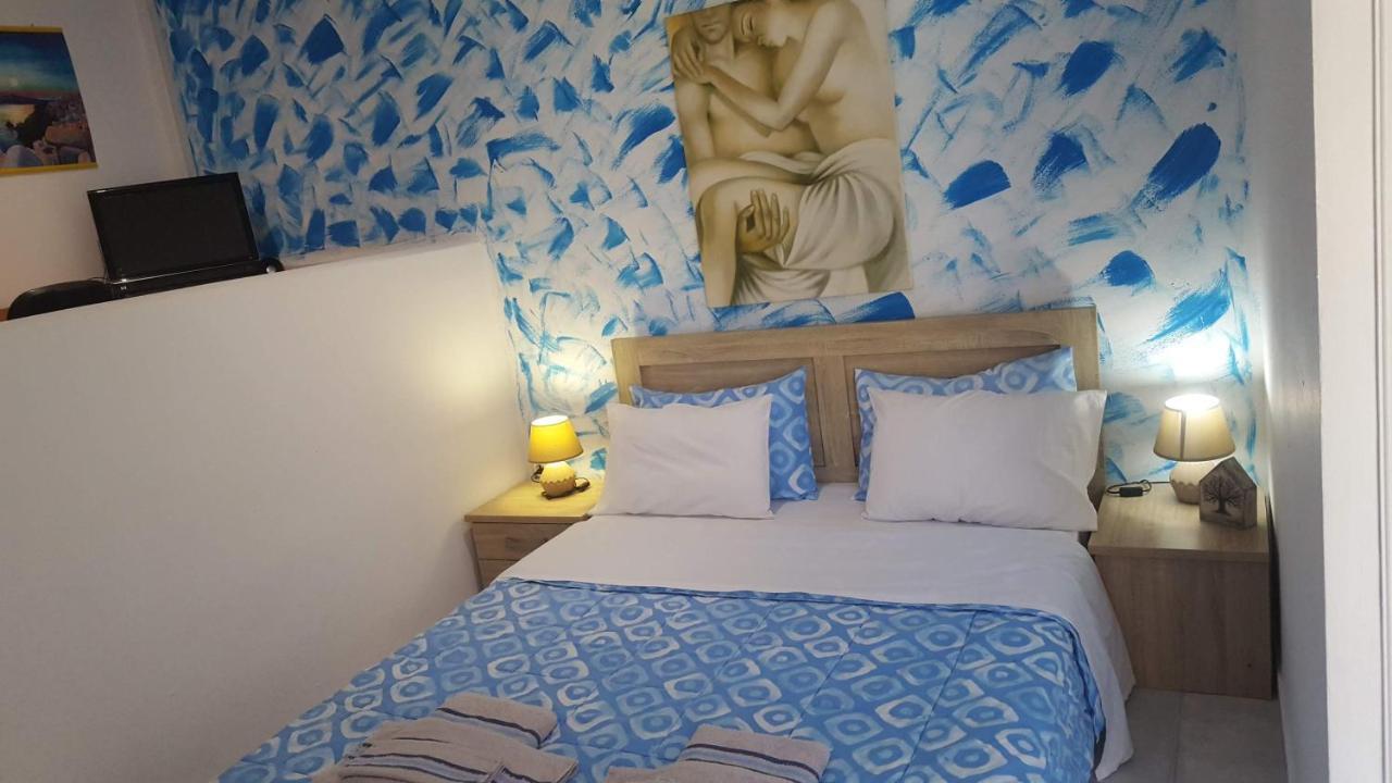 Santorini Pleasure Studios Firá Buitenkant foto